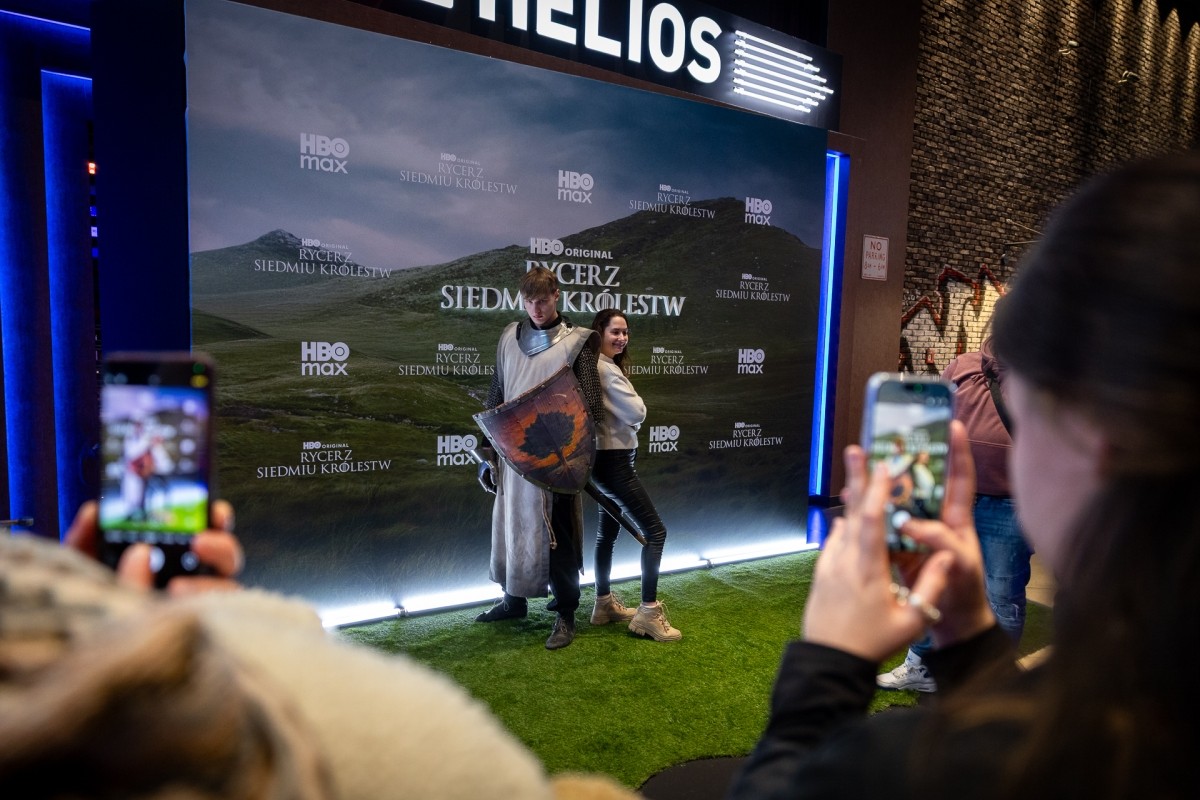 Premierowy pokaz serialu HBO Original „Rycerz Siedmiu Królestw” w kinach Helios